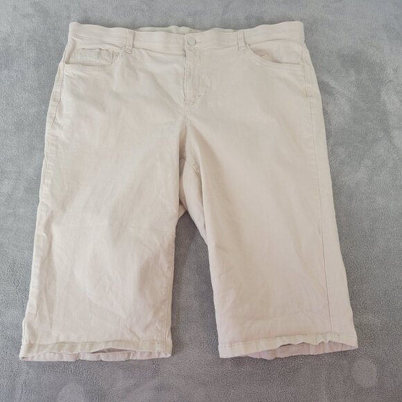 Gloria Vanderbilt Womens Shorts 18W Plus Skimmer Beige Studded Pockets SHO21E - Picture 1 of 10